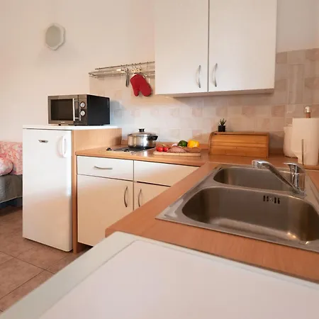Ama - First Floor Apartment *