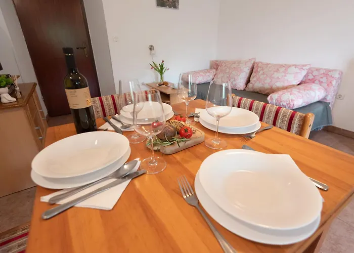 Ama - First Floor Apartamento Banjole