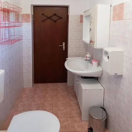 Ama - First Floor Appartement
